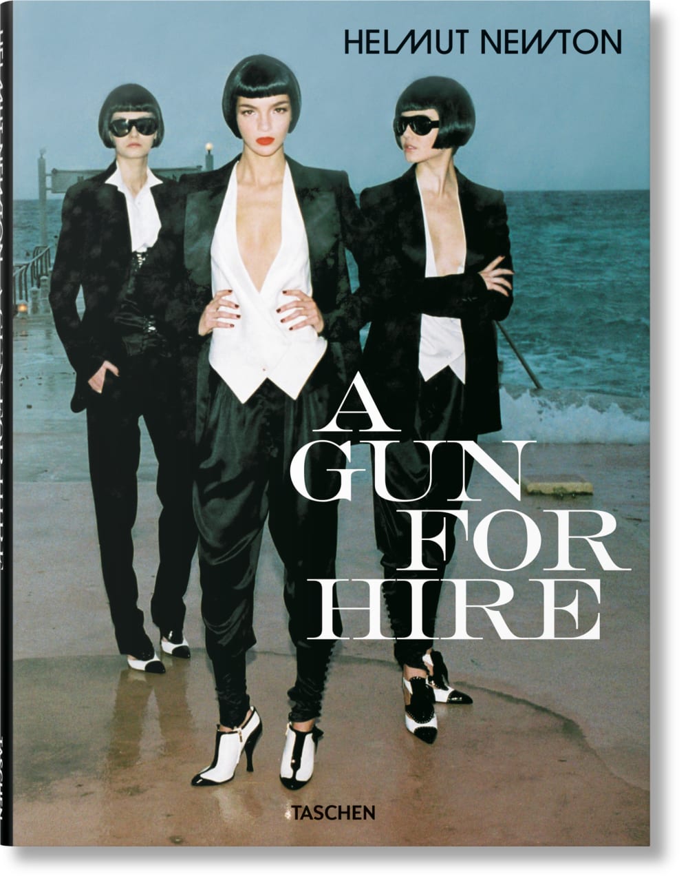 Helmut Newton. A Gun