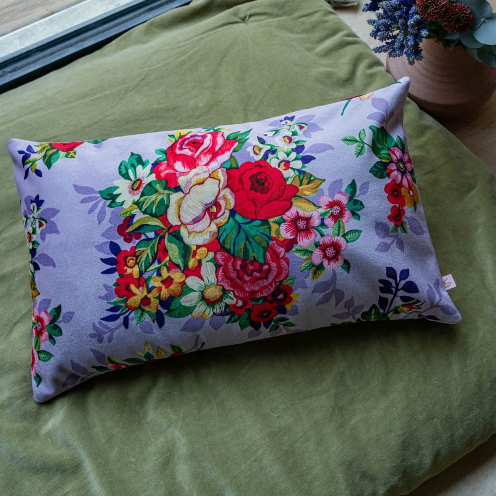 Housse de coussin motif fleuri lila 30x50 cm - Maisons du Monde