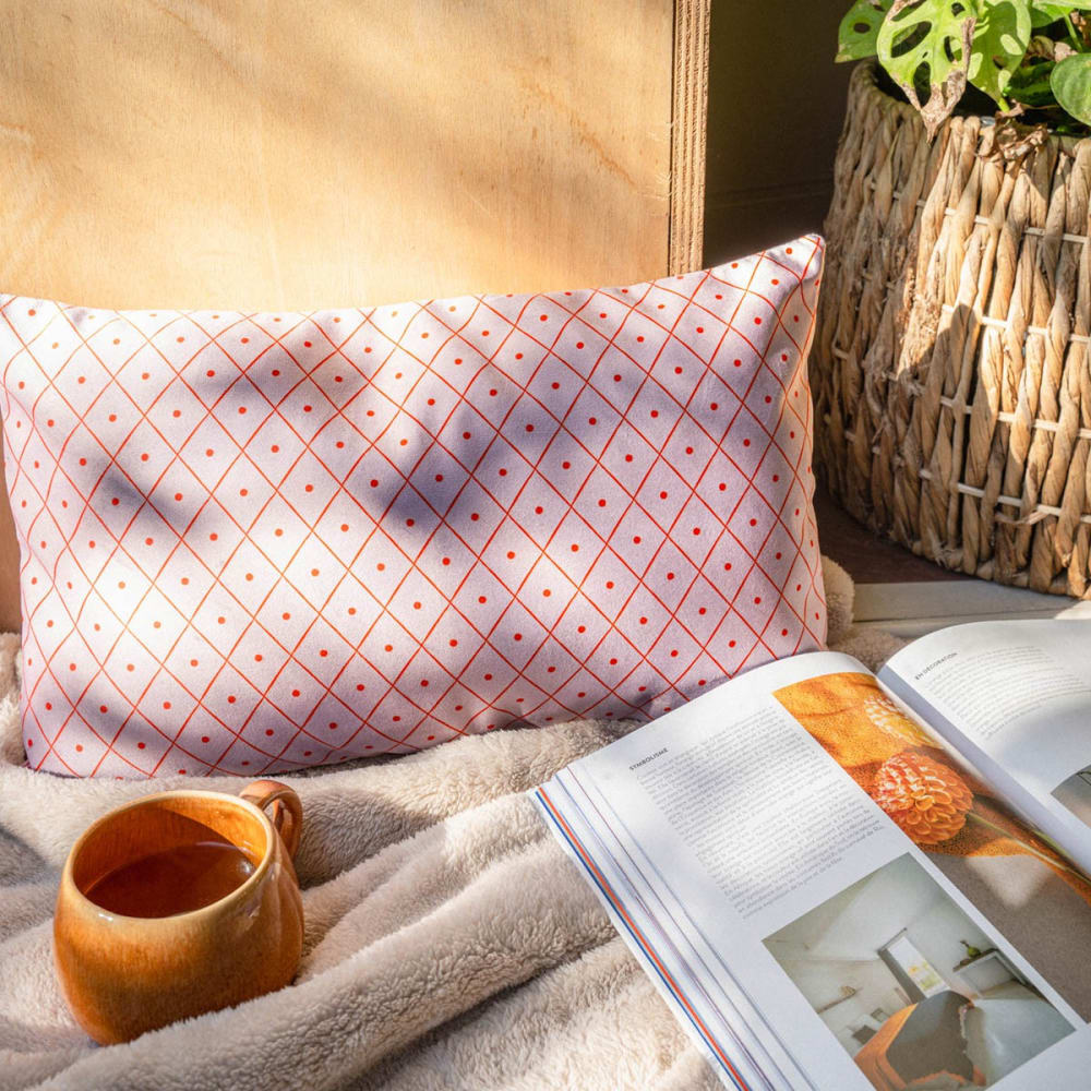 Housse de coussin motif graphique lila 30x50 cm - Maisons du Monde