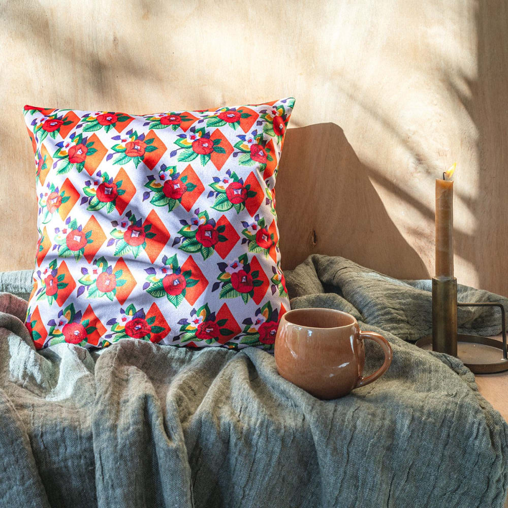 Housse de coussin velours, 45x45 cm, motif fleuri lila - Maisons du Monde