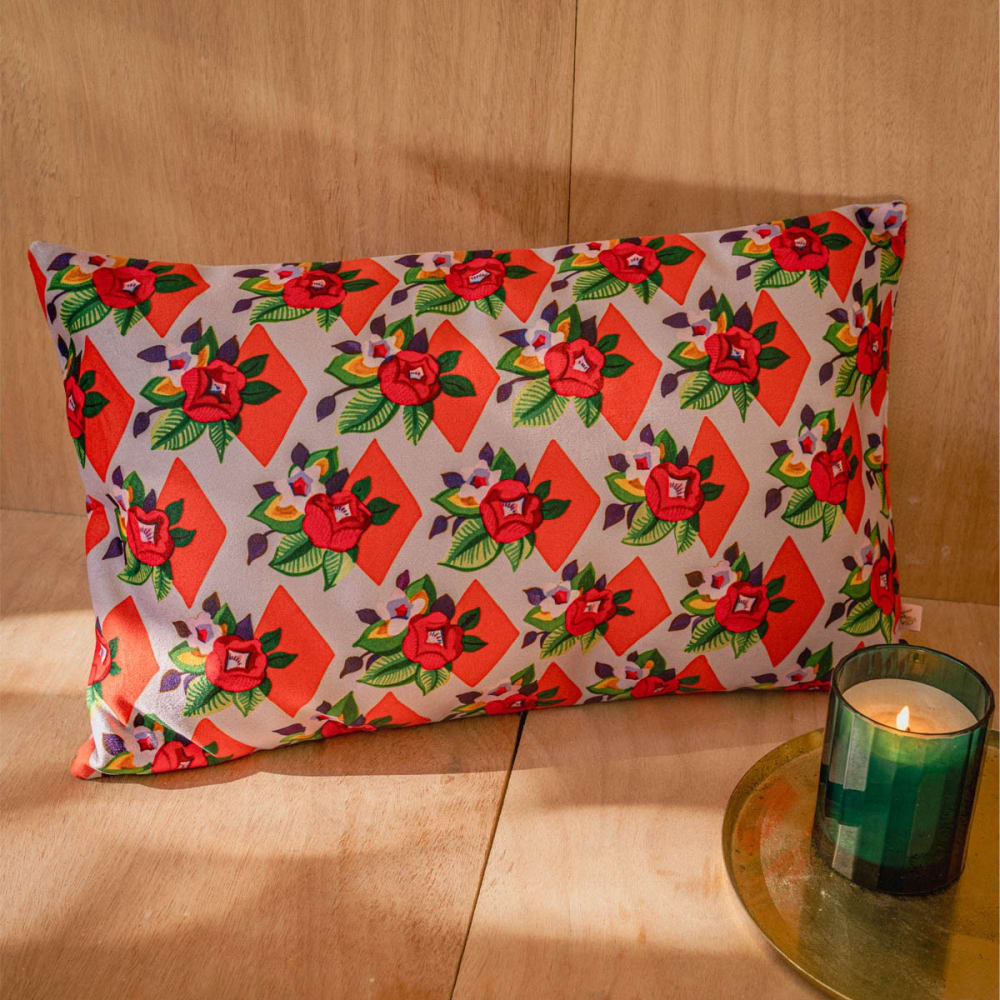 Housse de coussin motif fleuri lila 30x50 cm - Maisons du Monde