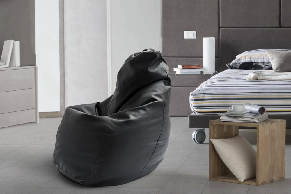 Pouf en simili cuir noir 70x70h110 cm