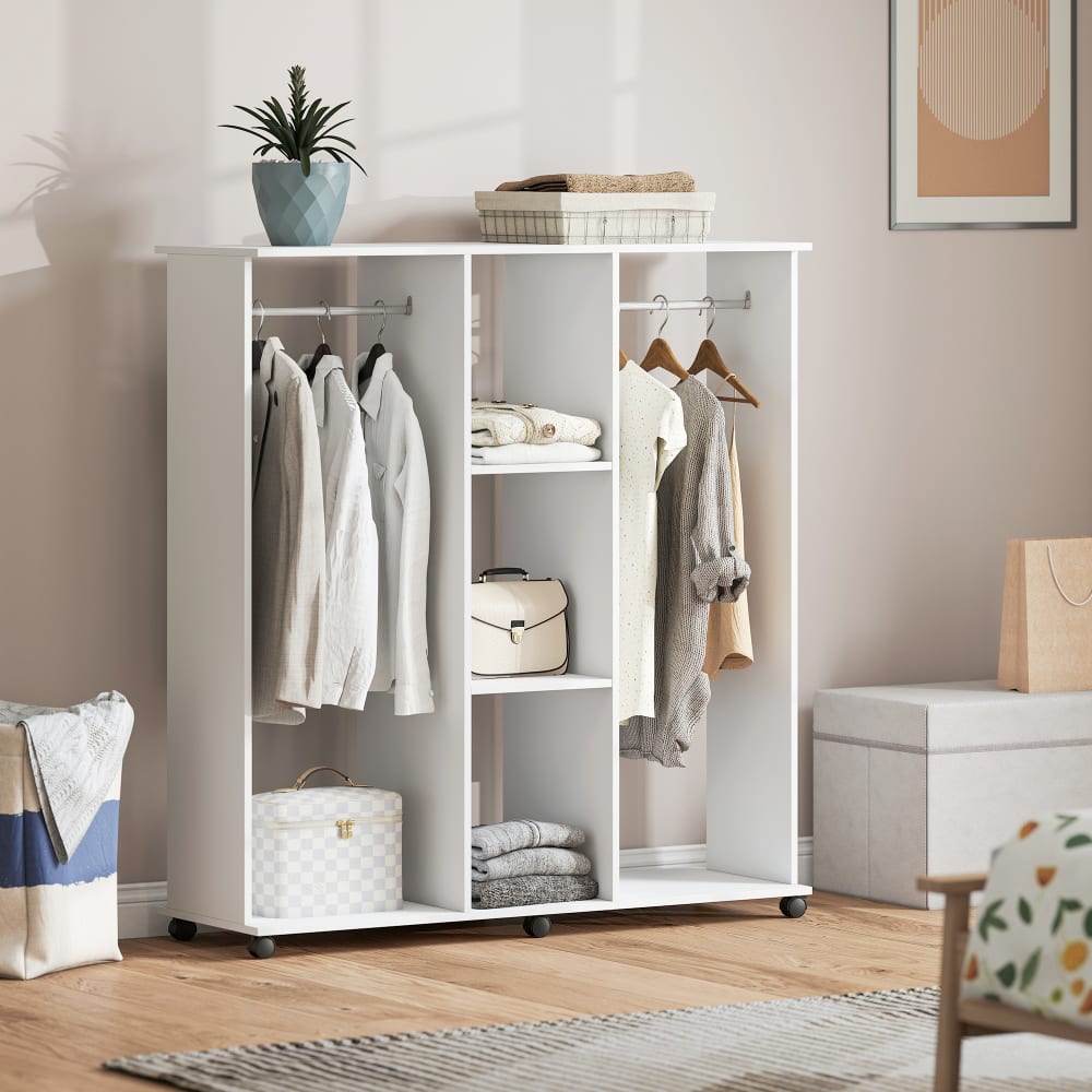 Armoire penderie mobile 6 roulettes panneaux de particule blanc - Maisons du Monde