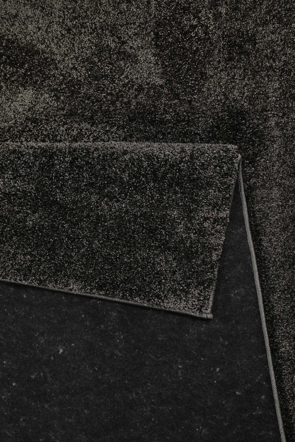 Tapis uni poils anthracite belle densité 80x230 — vue 4