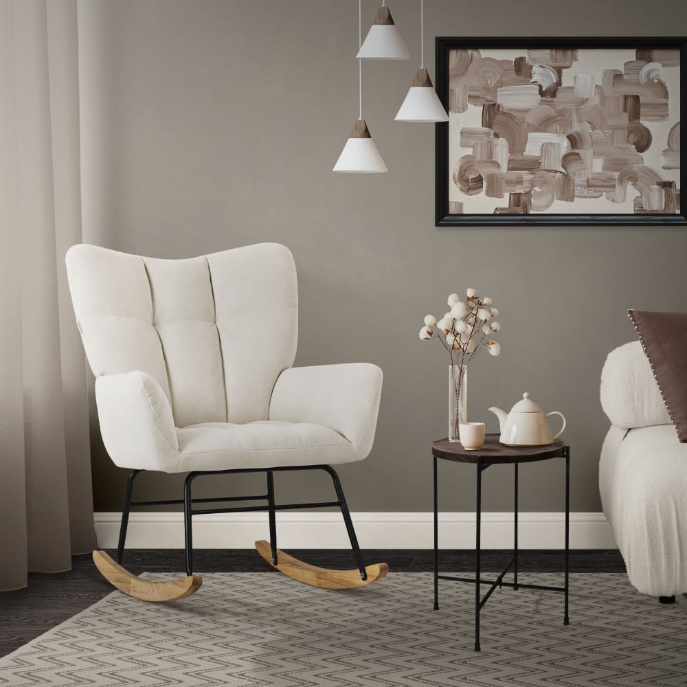 Schaukelsessel Beige in Frottee-Optik mit Holzkufen und Armlehnen