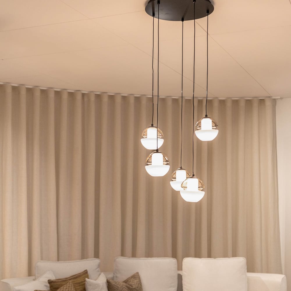 Lampe suspendue à 5 points lumineux, noir et blanc