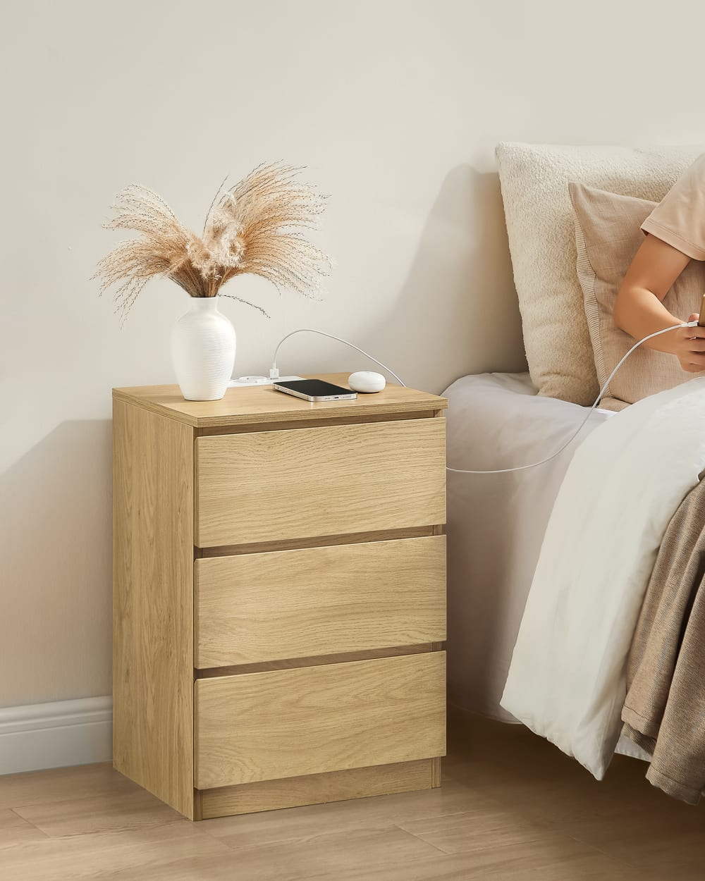 Table de nuit avec station de recharge de chevet d'appoint - Maisons du Monde