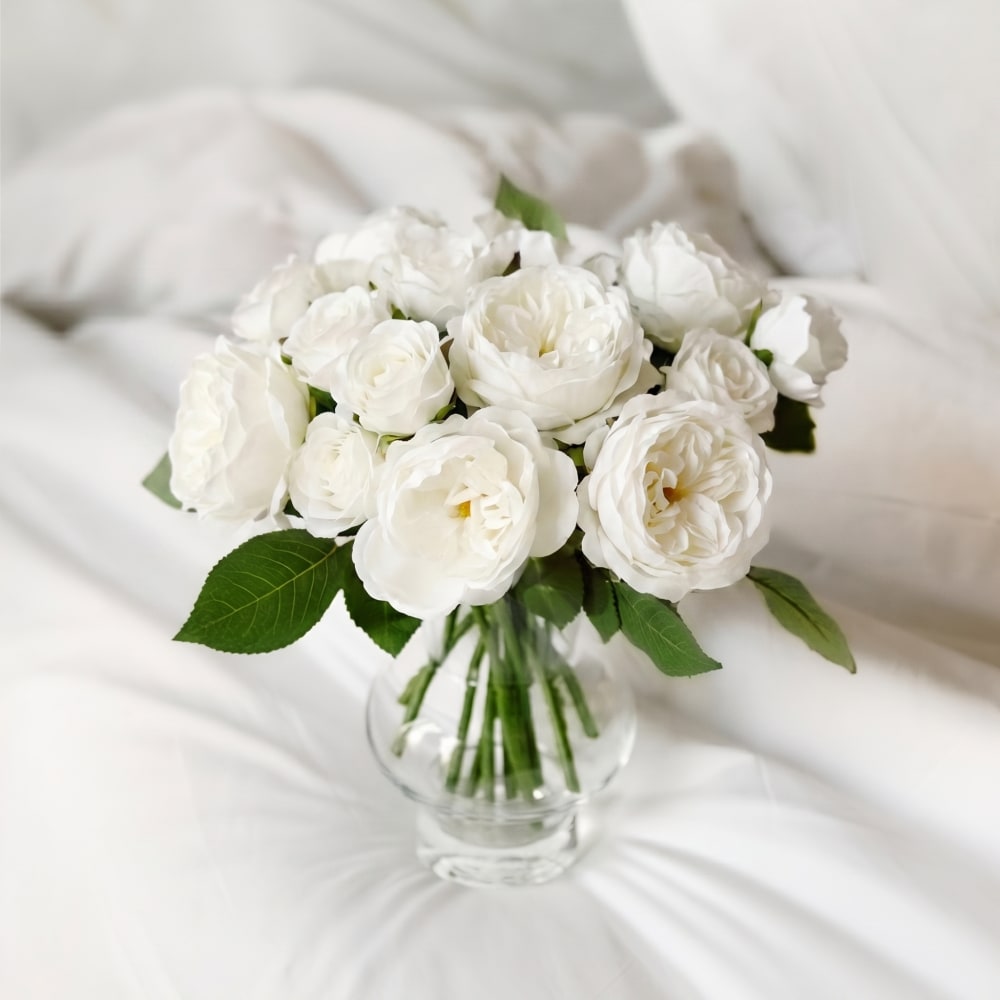 Tige de rose waterproof fermée artificielle blanche h32 - Maisons du Monde
