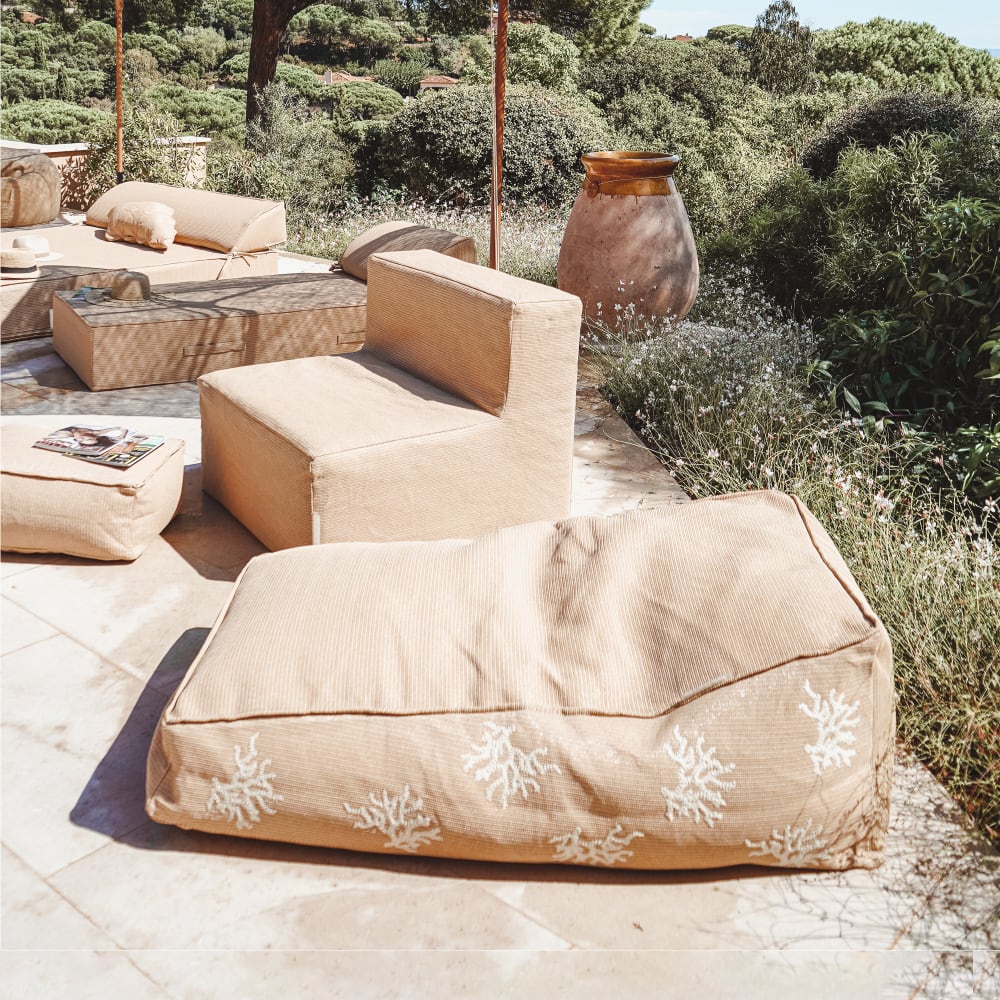 Bain de soleil extérieur flottant déhoussable broderie corail - Maisons du Monde