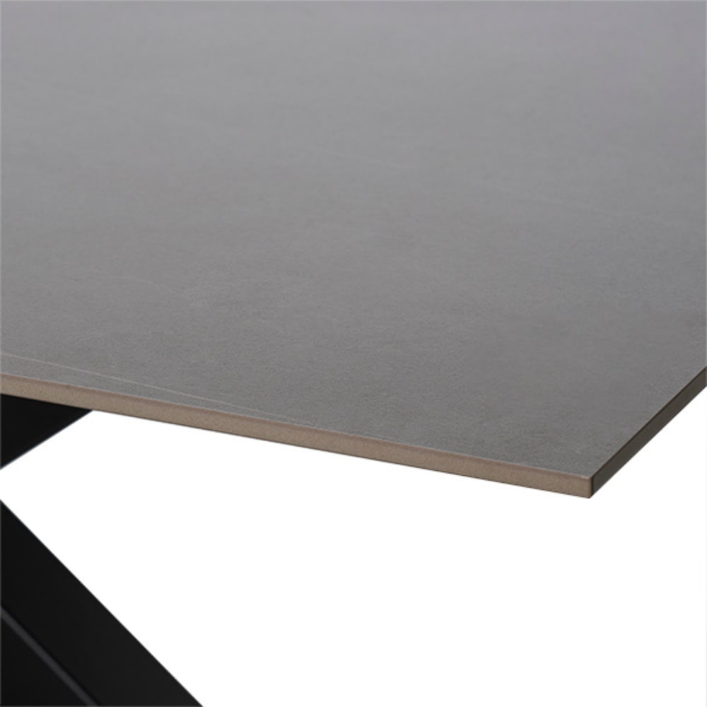 Esstisch aus Keramik 160 cm mit schwarzen Beinen, grau - Maisons