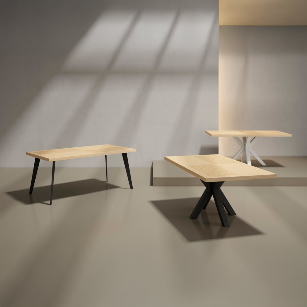 Esstisch 200 cm furnierte Eiche mit schwarzen Metallbeinen -