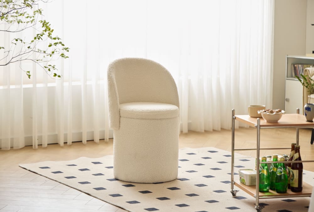 Pouf avec dossier et rangement en bouclettes blanches