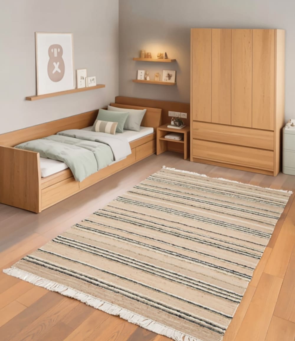 Tapis rayé fait main en matières naturelles beige 120 x 170 cm — vue 4