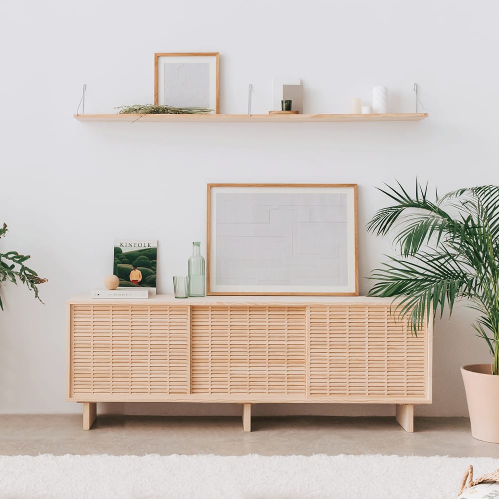 Buffet 3 portes en pin massif naturel 180 cm Verni - Maisons du Monde