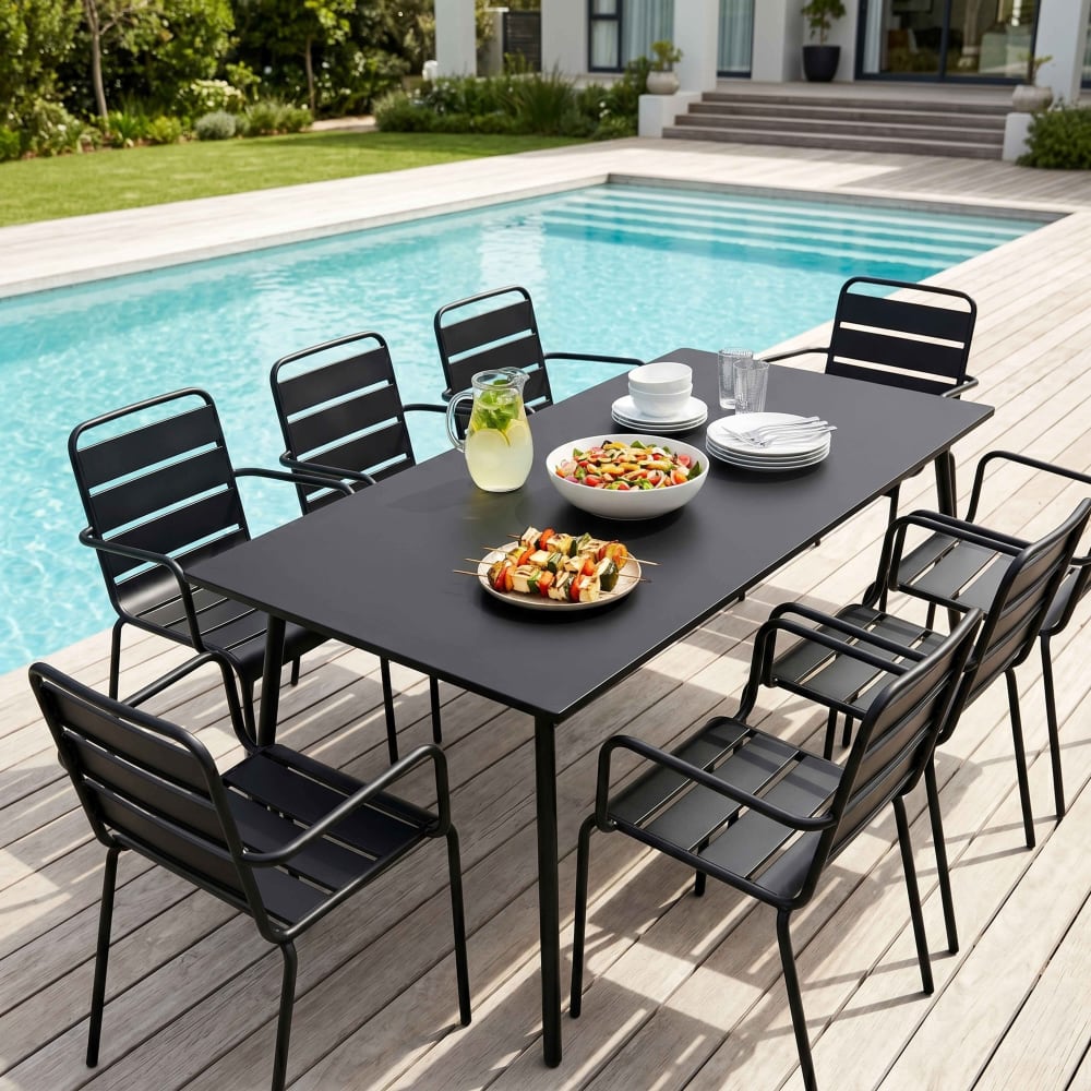 Gartentisch und 8 Metallsessel schwarz - Maisons Du Monde