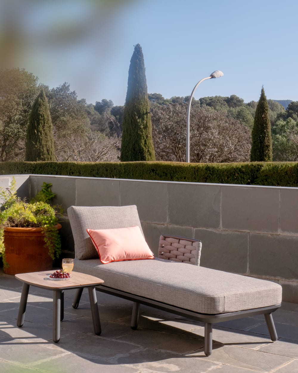 Chaise longue de jardin avec table anthracite et corde grise - Maisons du Monde