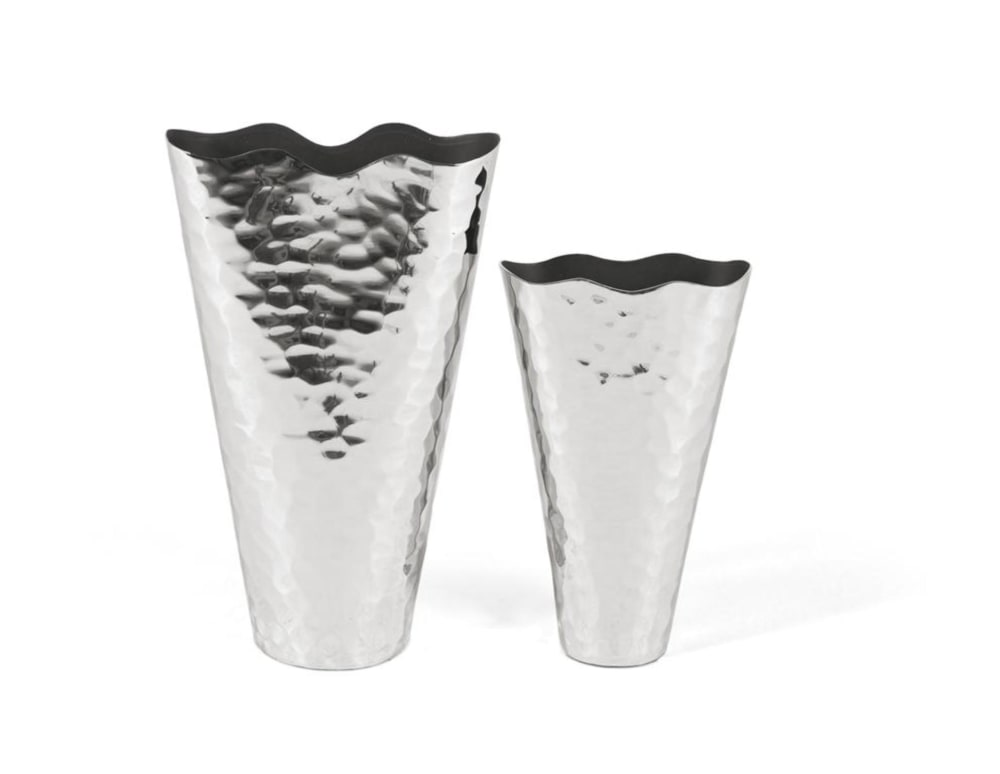 Ensemble de deux vases en aluminium avec une finition brillante