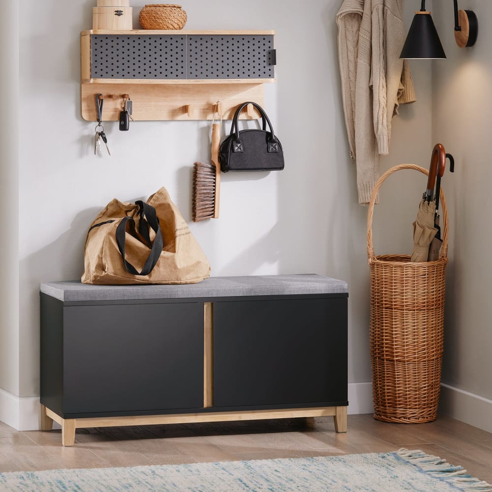 Banc à chaussures effet bois noir avec siège rembourré et 2 portes - Maisons du Monde