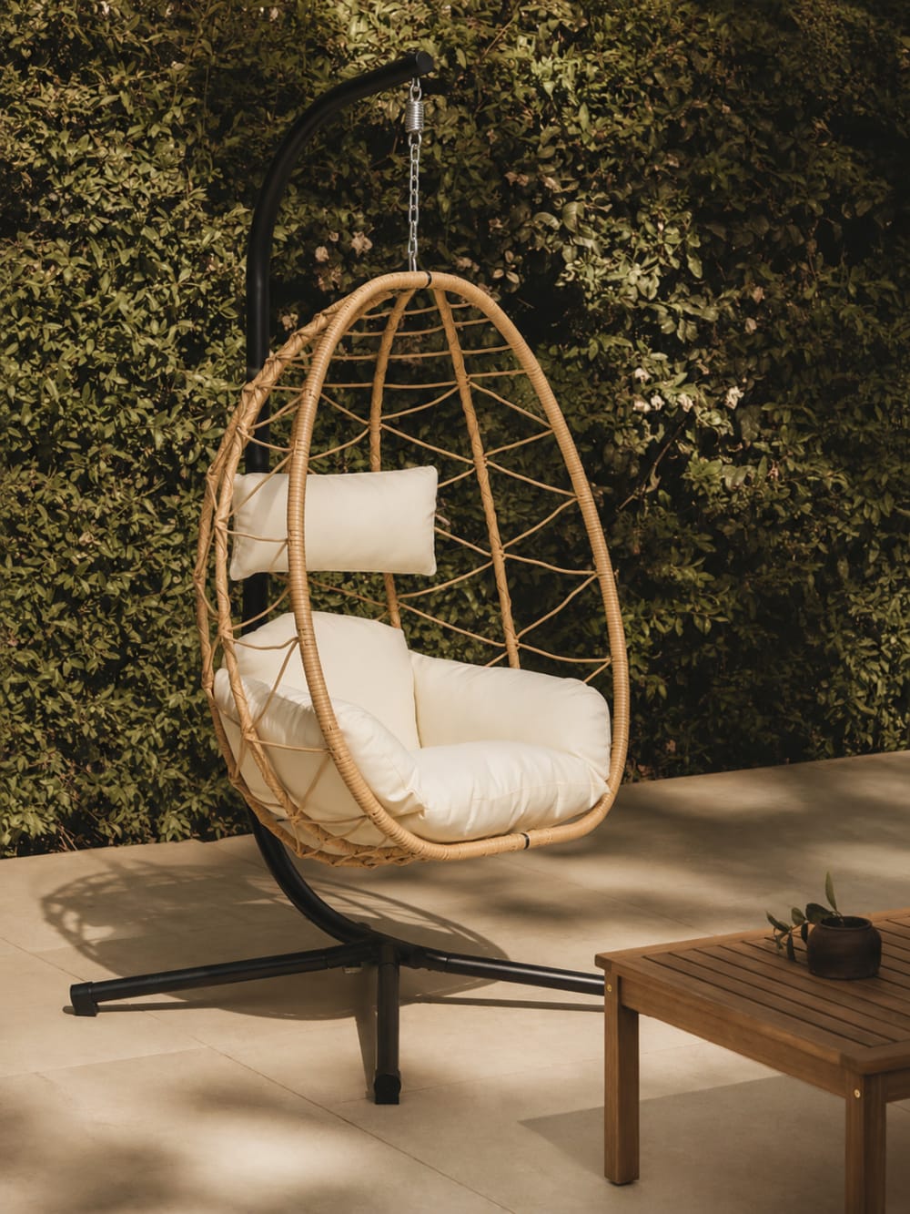 Nordlys Hängesessel aus Rattan und Metall Braun Braun Rattan