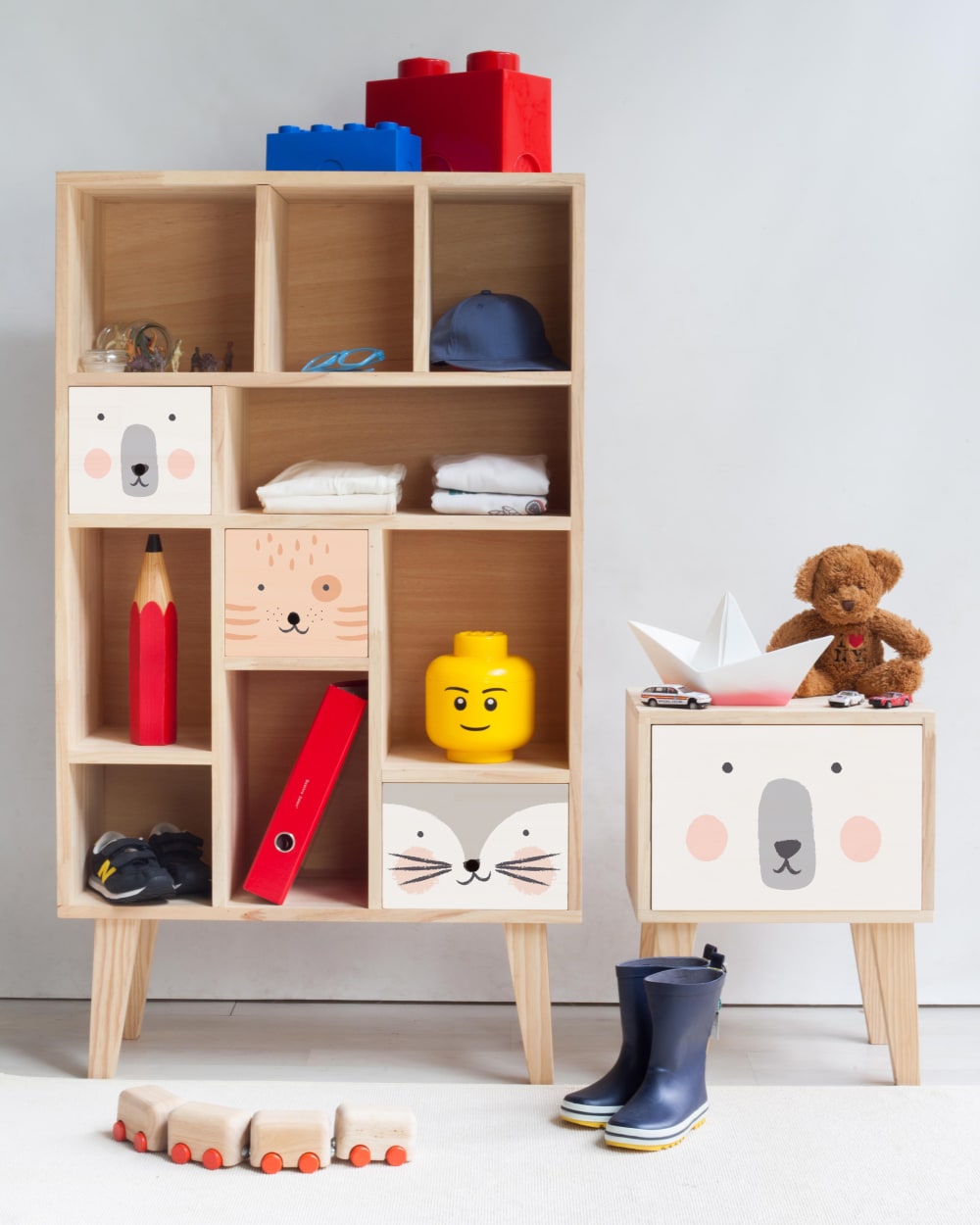 Table de chevet en pin pour enfants dessin d'ours