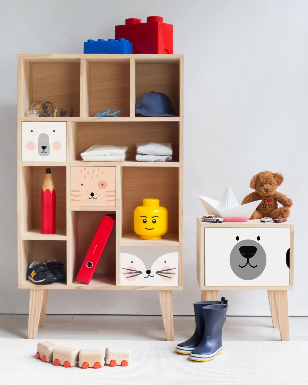 Table de chevet en pin pour enfants dessin visage d'ours