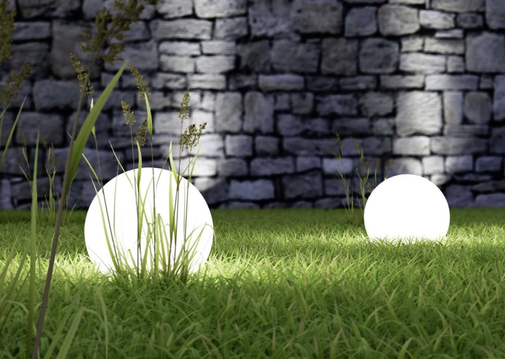 Luminaires de jardin en plastique noir - Maisons du Monde