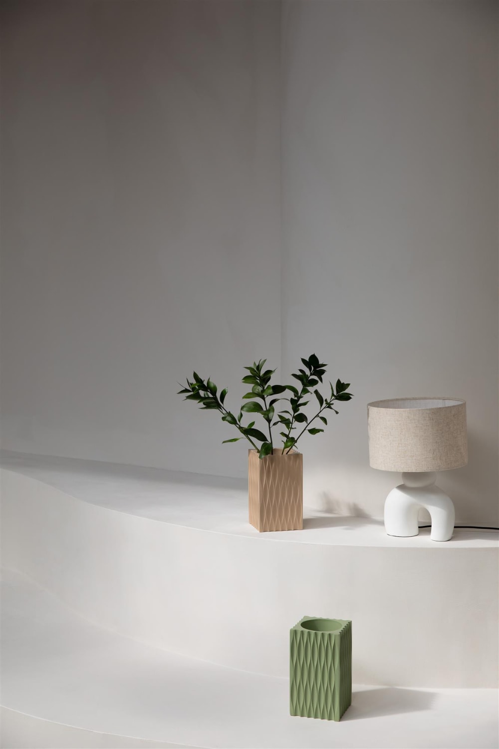 Vase et pot en résine vert - Maisons du Monde