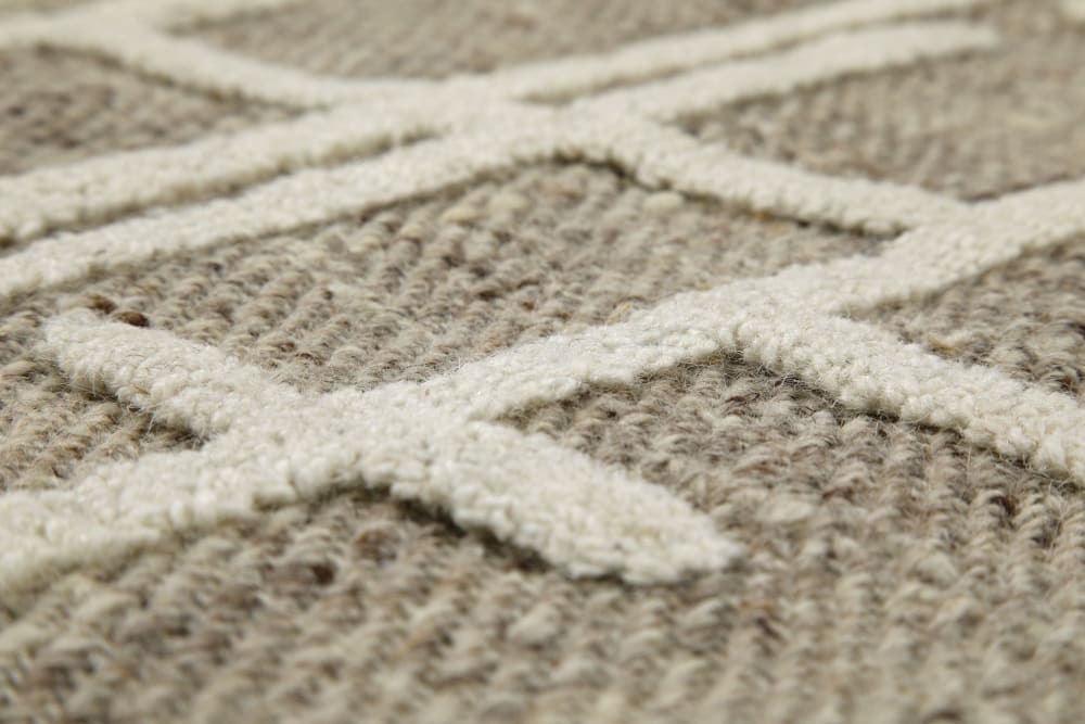 Tapis tufté main beige à relief 70x140 — vue 4