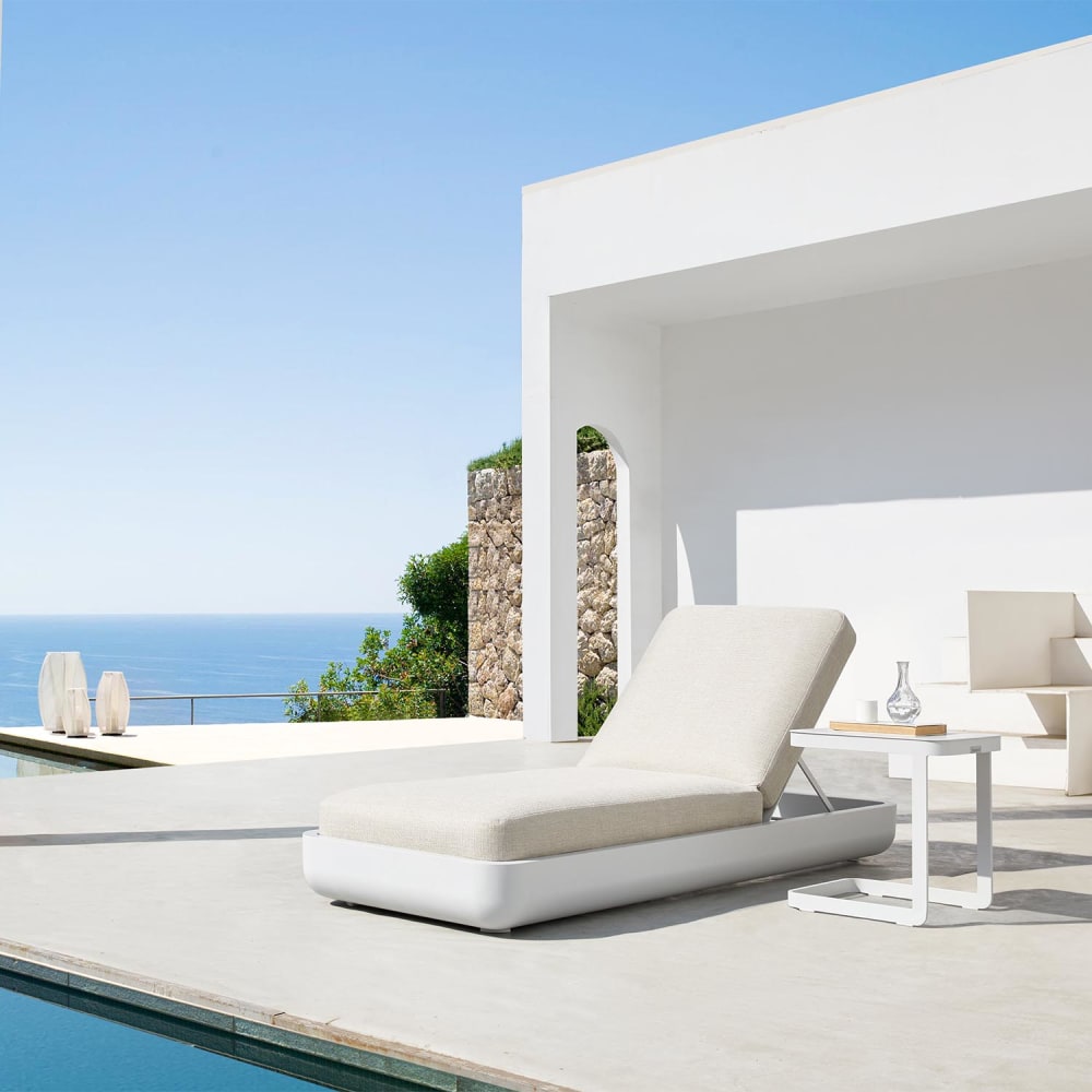 Bain de soleil haut de gamme en aluminium blanc L214.5 x P79 x H18cm - Maisons du Monde