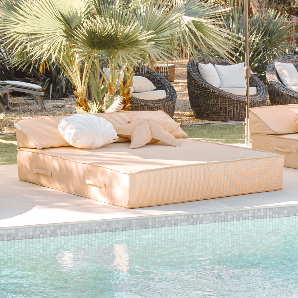 Lit bain de soleil extérieur en mousse 2 places effet raphia