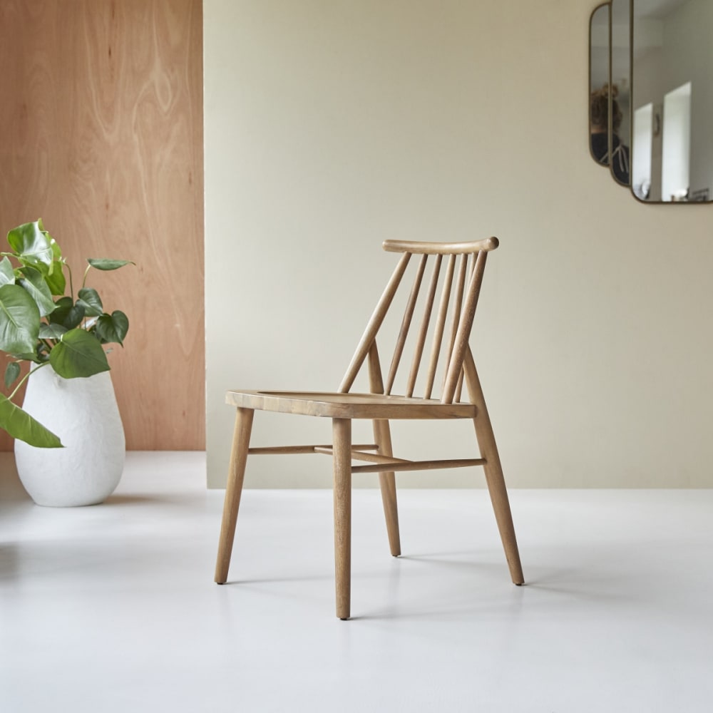 Tikamoon Stuhl aus massivem Akazienholz style modern Beige