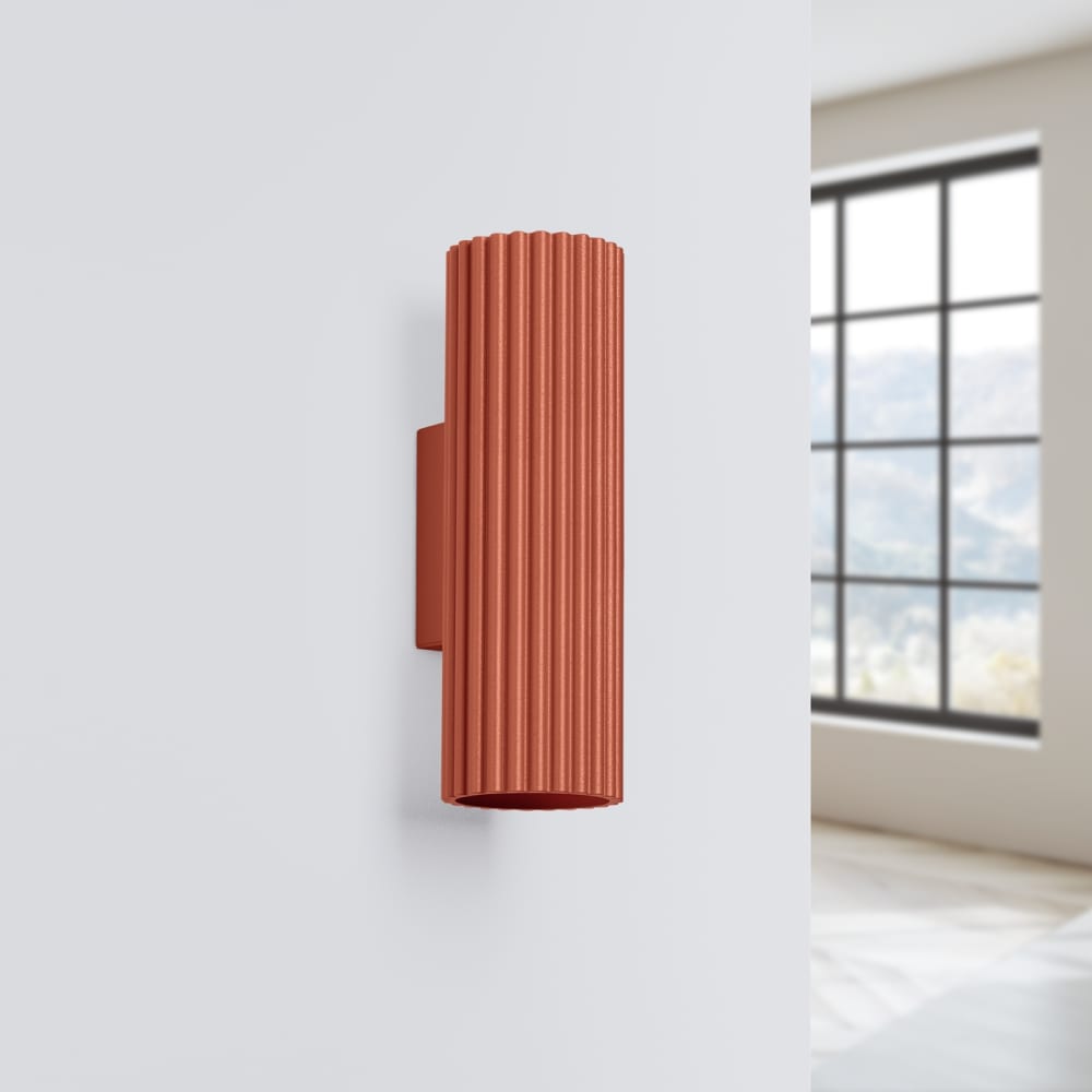 Wandleuchte aus Aluminium in roter Ocker - Maisons Du Monde