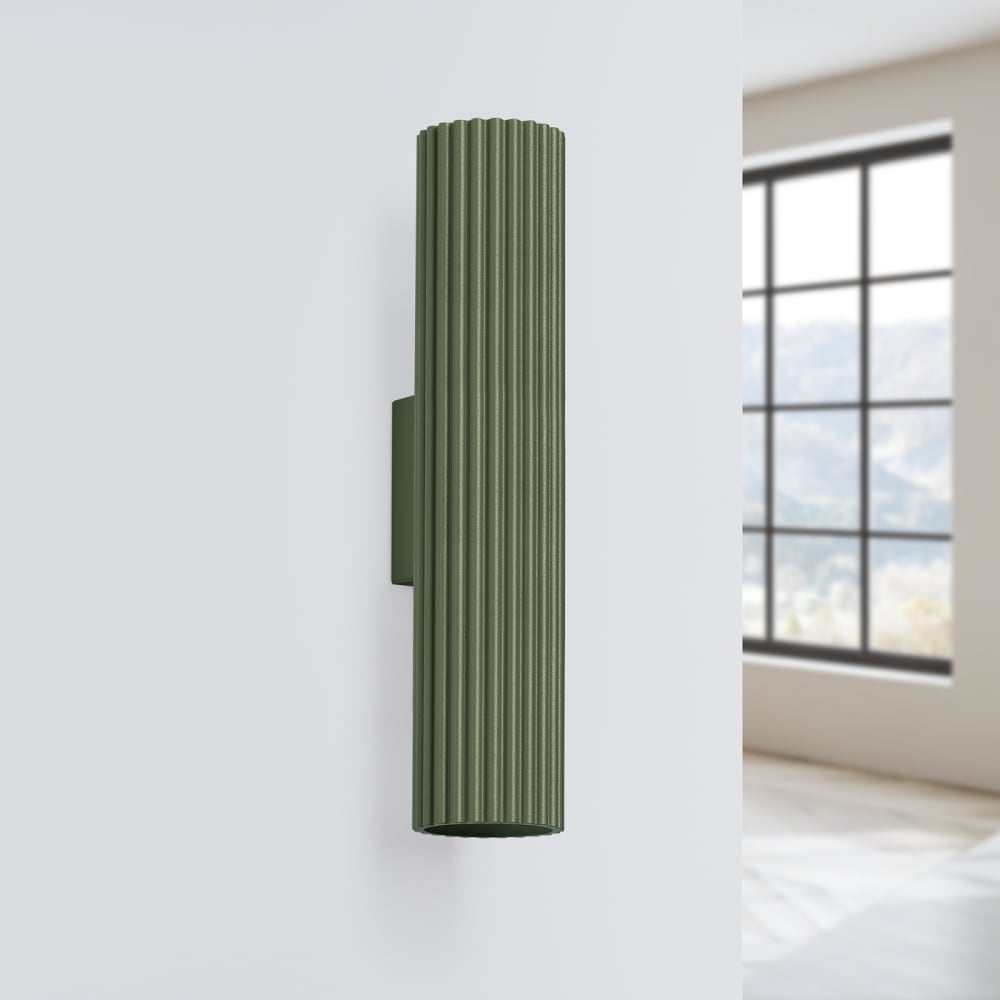 Wandleuchte aus Aluminium in olivgrün - Maisons Du Monde