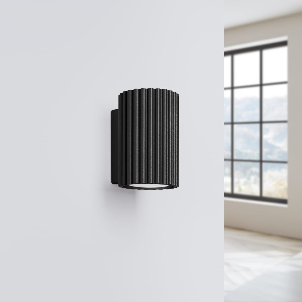 Wandleuchte aus Aluminium in Schwarz - Maisons Du Monde