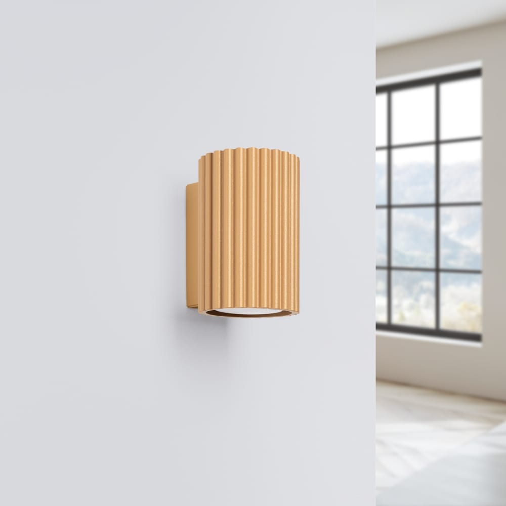Wandleuchte aus Aluminium in golden - Maisons Du Monde