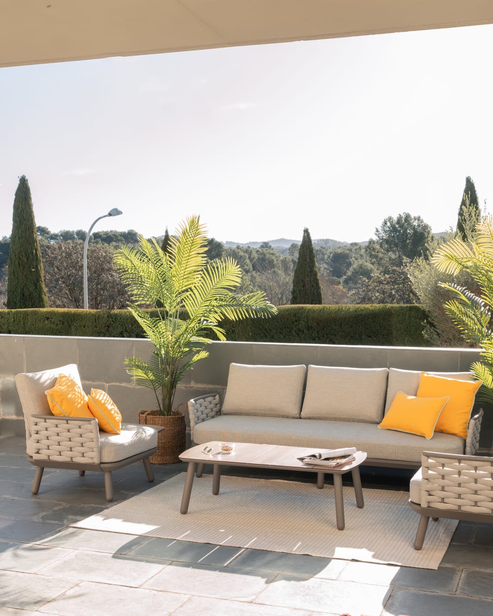 Salon de jardin 3 places avec chaise longue en corde taupe et beige - Maisons du Monde