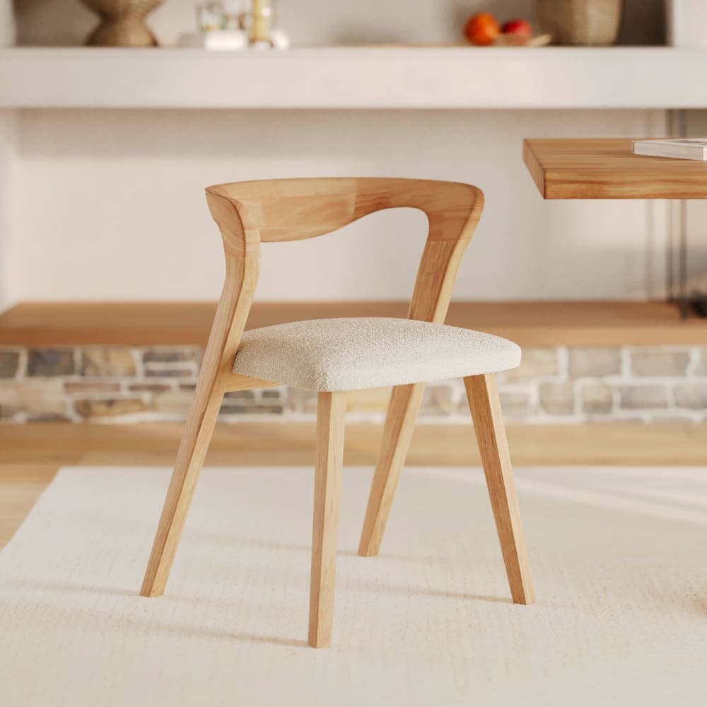 Chaise en bois d'hévéa clair et tissu bouclé crème - Maisons du Monde