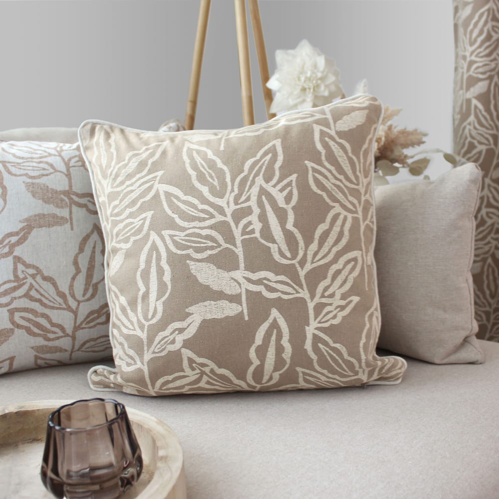 Coussin déhoussable en coton recyclé chambray coton/polyester naturel - Maisons du Monde
