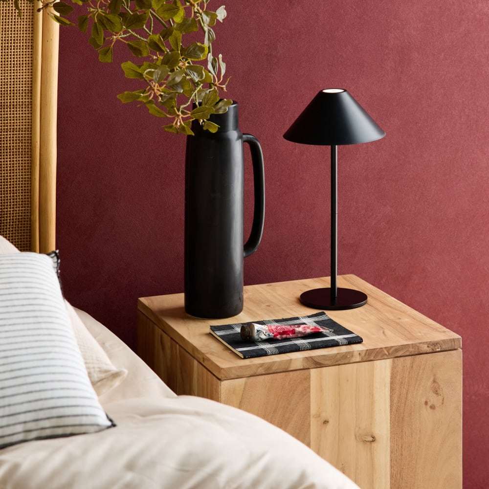 sweeek Tischlampe für Innen/Außen LED aufladbar schwarz style modern - Metall
