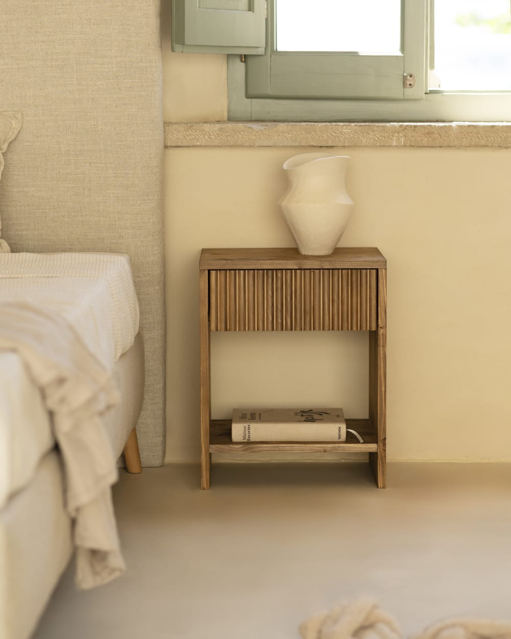Ensemble 2 tables de chevet en bois avec un tiroir vieilli 40x40cm - Maisons du Monde