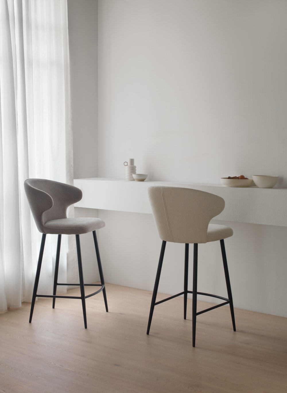 2er-Set gepolsterte Hocker kaffeefarben mit schwarzen