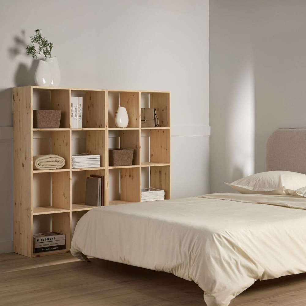 Etagère 4x4 cases en bois massif