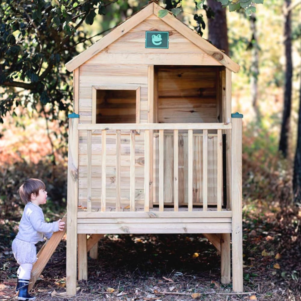 Cabane en bois traité enfant sur pilotis