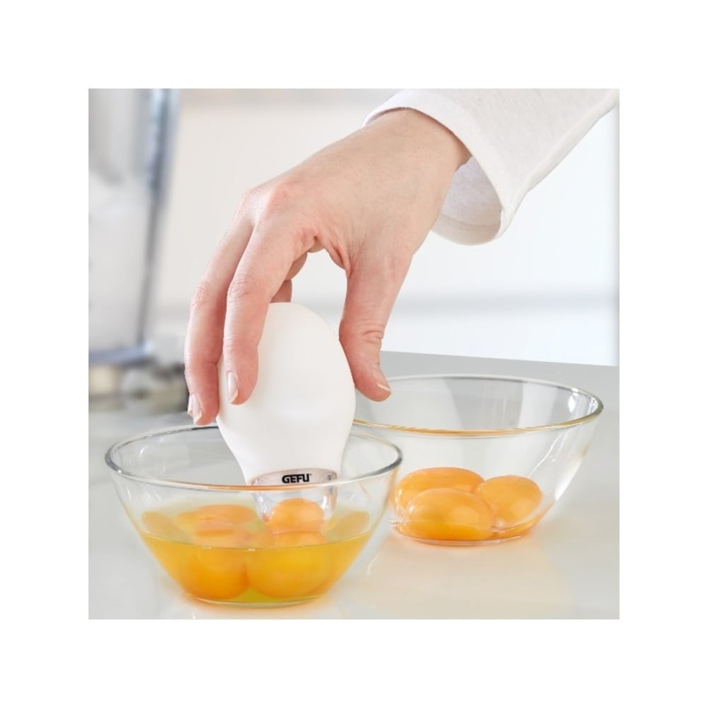 Séparateur de jaunes d'oeufs coloris blanc en silicone - Maisons du Monde