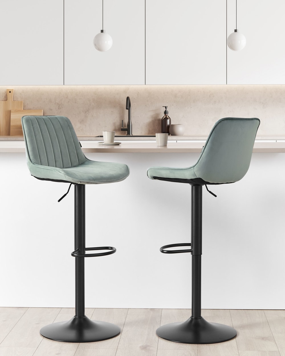 Set mit 2 Barstühlen aus Stoff, grün - Maisons Du Monde