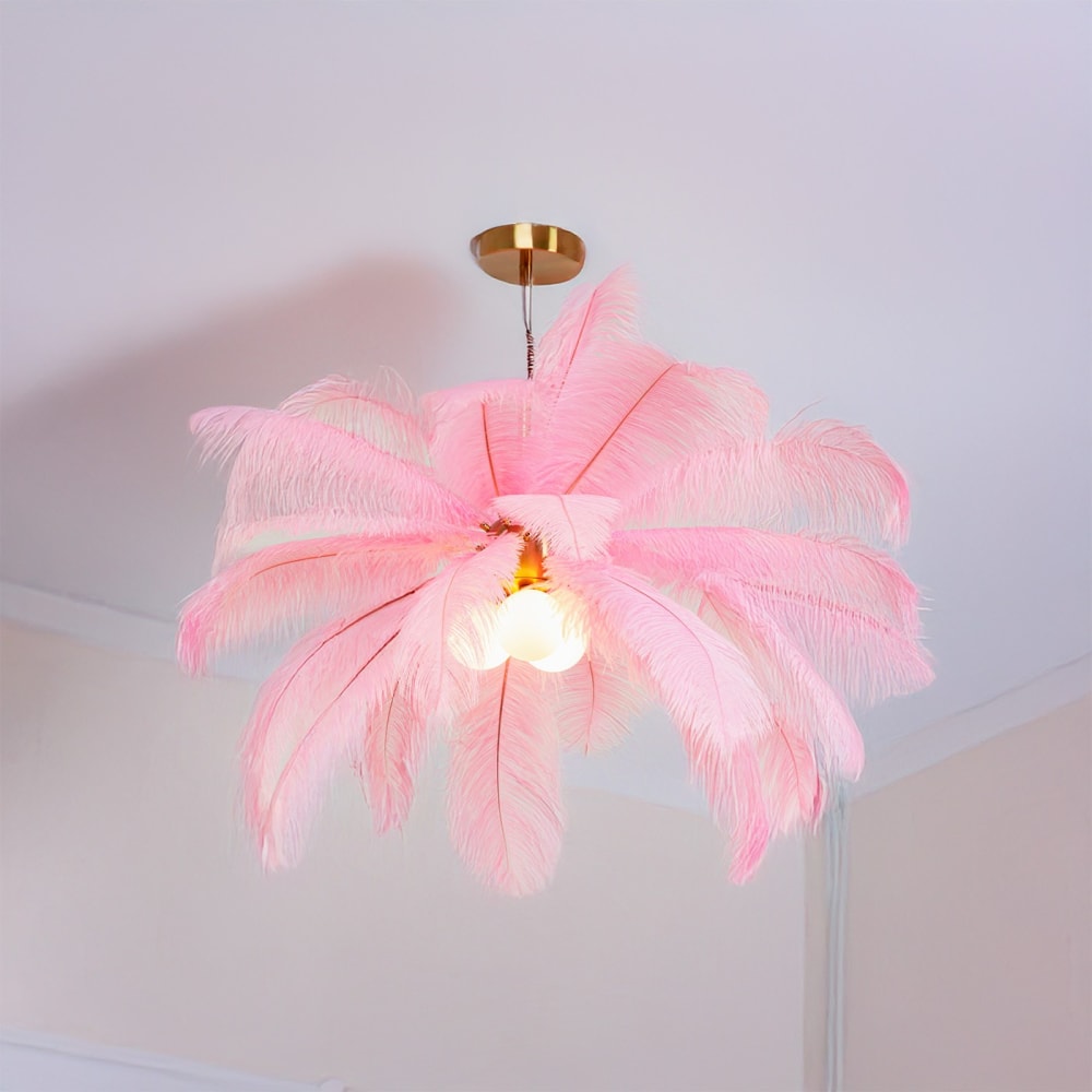 Suspension en plumes roses — vue 3