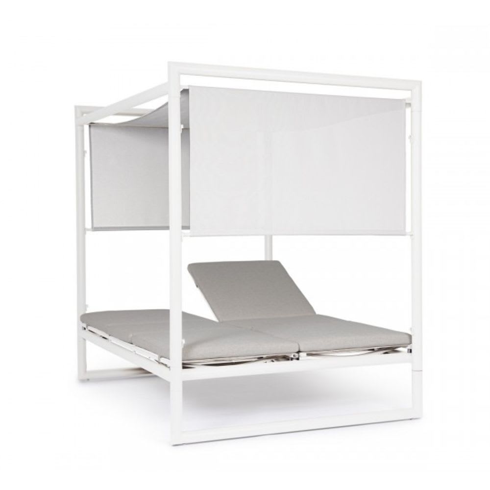 Bain de soleil en aluminium blanc avec chaises longues tourterelle