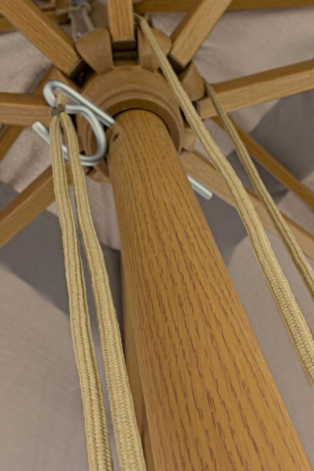 Parasol de jardin en aluminium effet bois,toile gris tourterelle 3x4