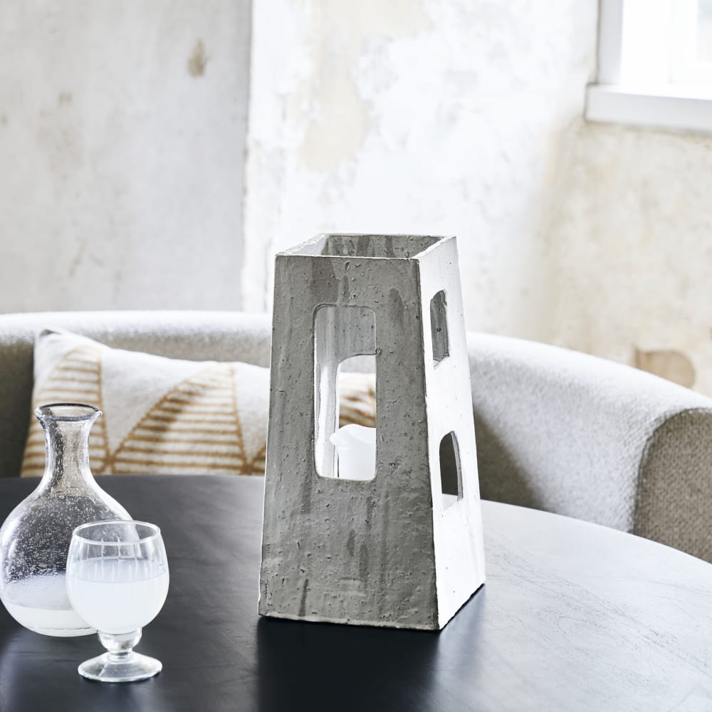 Bougeoir en terre cuite gris clair H35