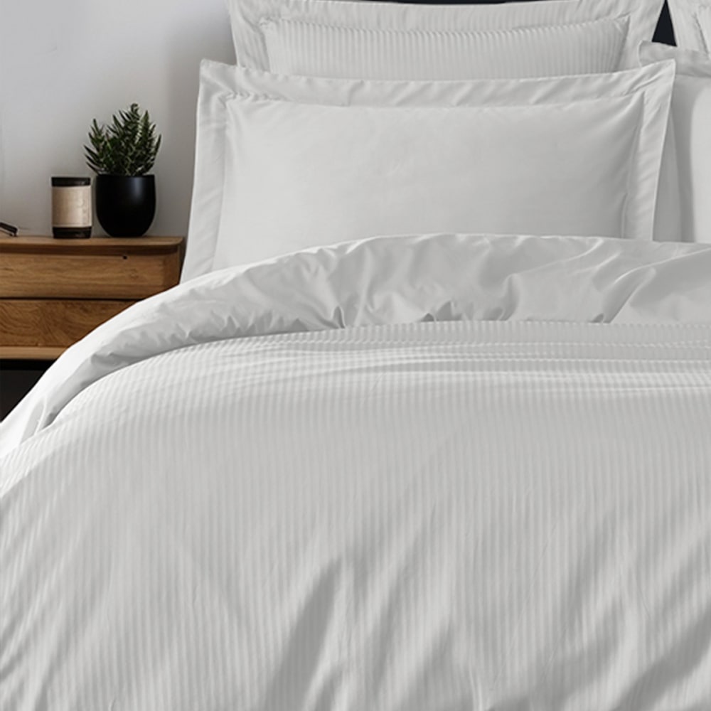 Parure de lit satin rayé avec 2 taies rectangles Blanc 240x220 cm